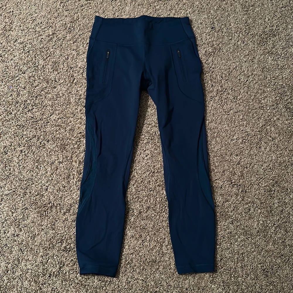 Blue lululemon leggings with zipper pockets sz 8